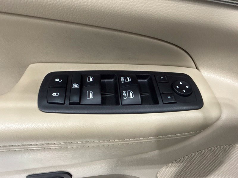 Used 2018 Jeep Grand Cherokee Limited AWD/4WD image 23