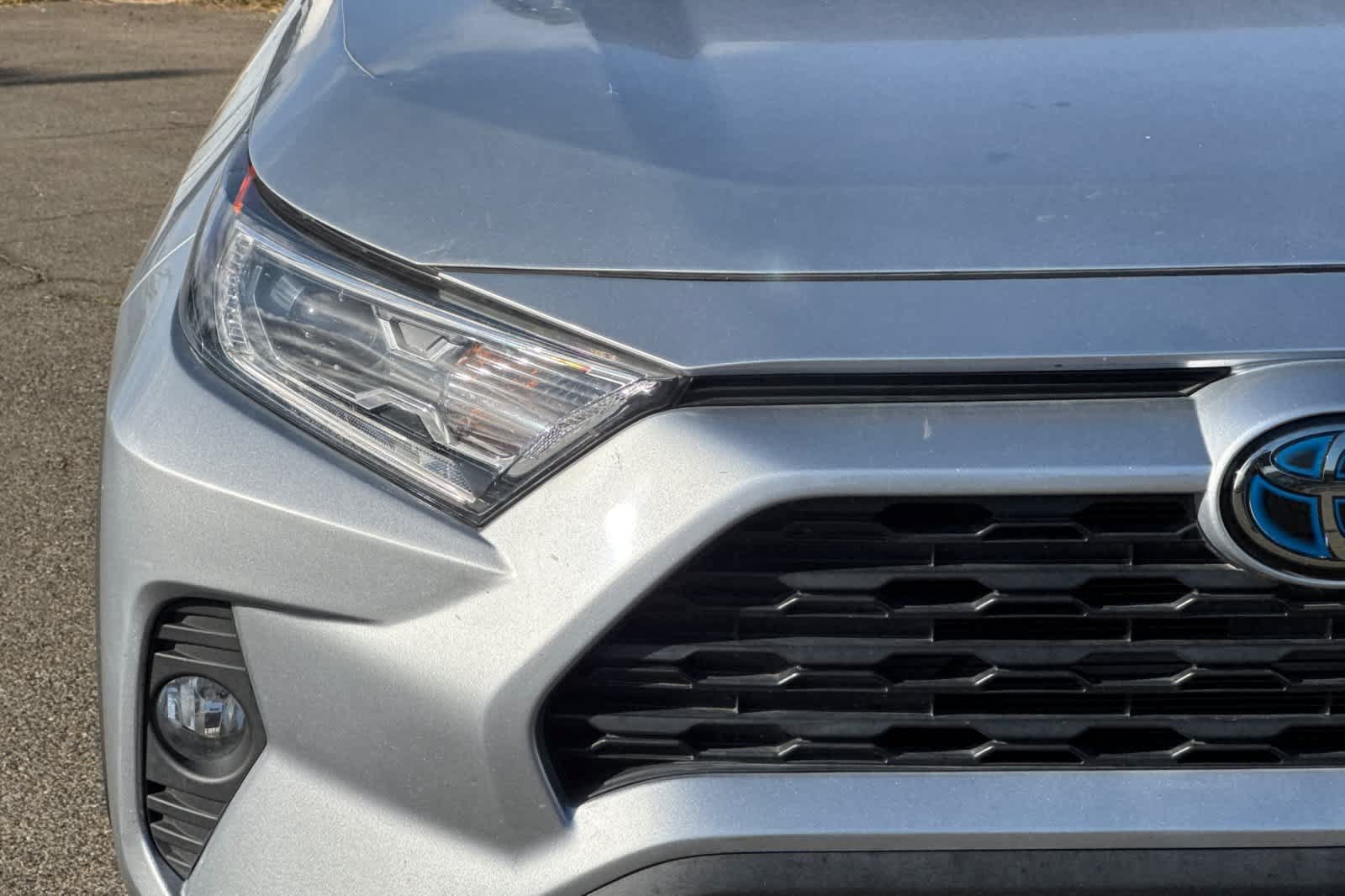 Used 2021 Toyota RAV4 XLE AWD/4WD image 17