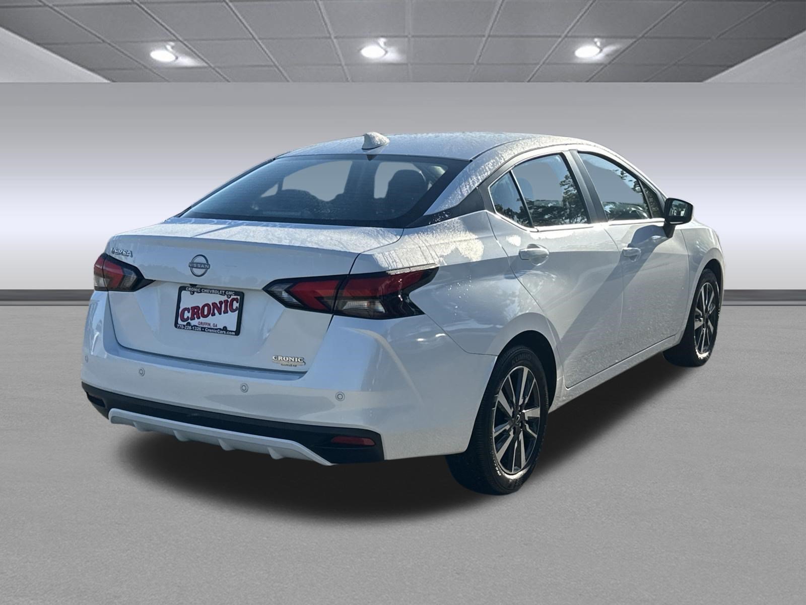 Used 2025 Nissan Versa SV FWD image 3