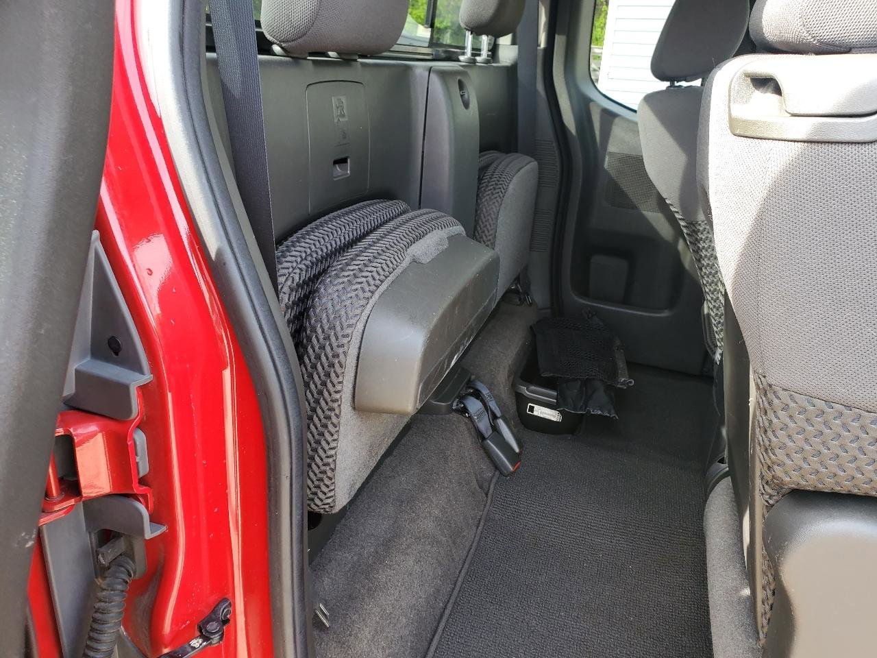 Used 2009 Nissan Frontier SE w/ SE Value Truck Pkg image 6