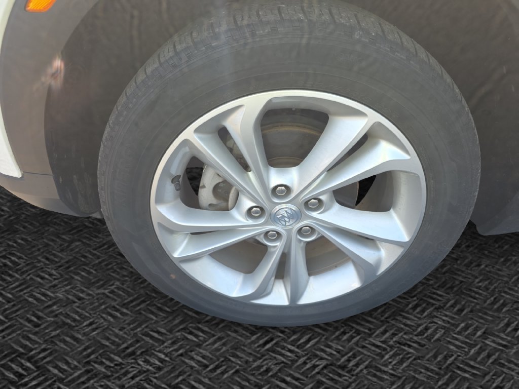 Used 2020 Buick Encore GX Preferred w/ Cold Weather Comfort Package AWD/4WD image 11