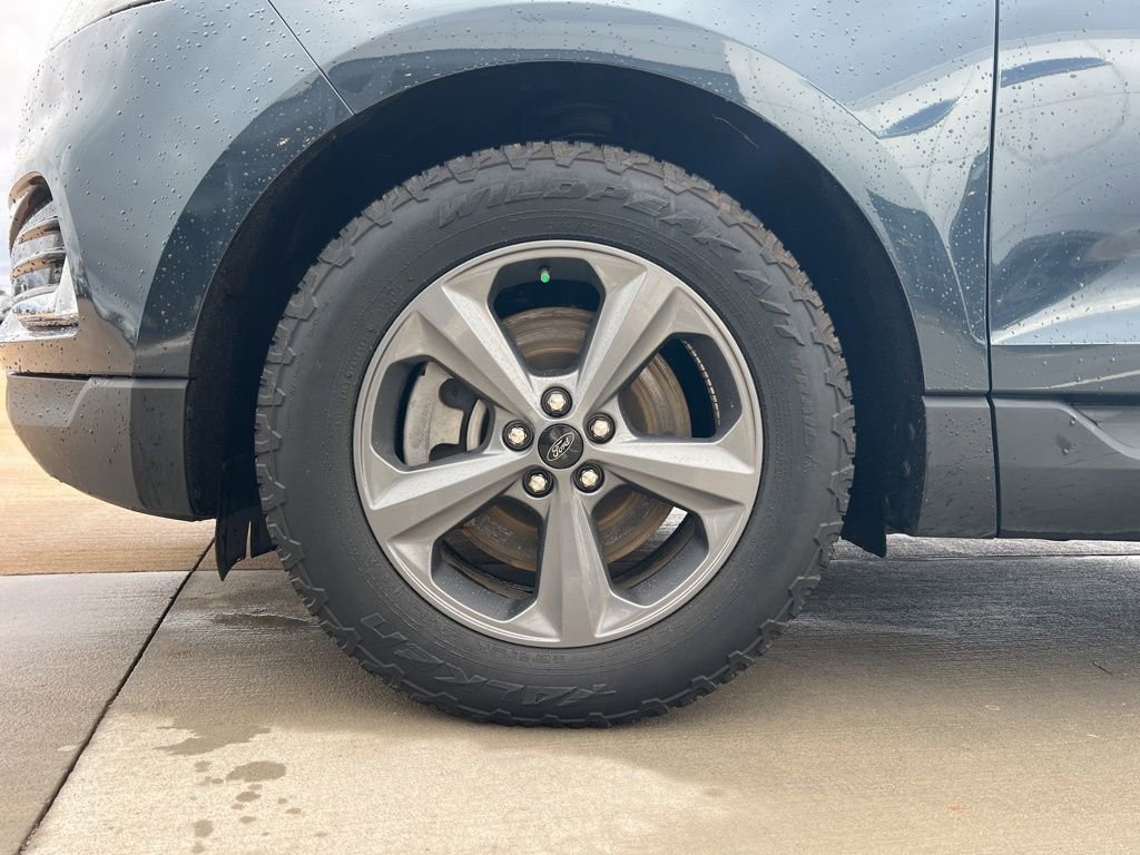 Used 2022 Ford Edge SEL w/ Sport Appearance Package image 9