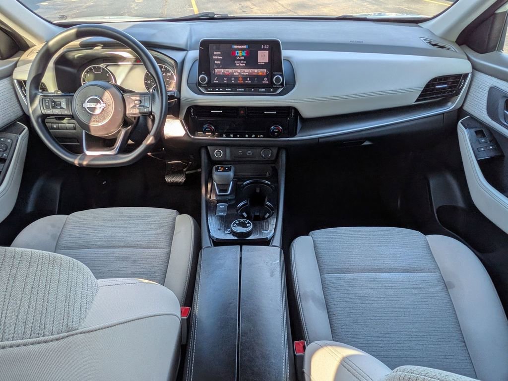 Used 2022 Nissan Rogue SV image 17