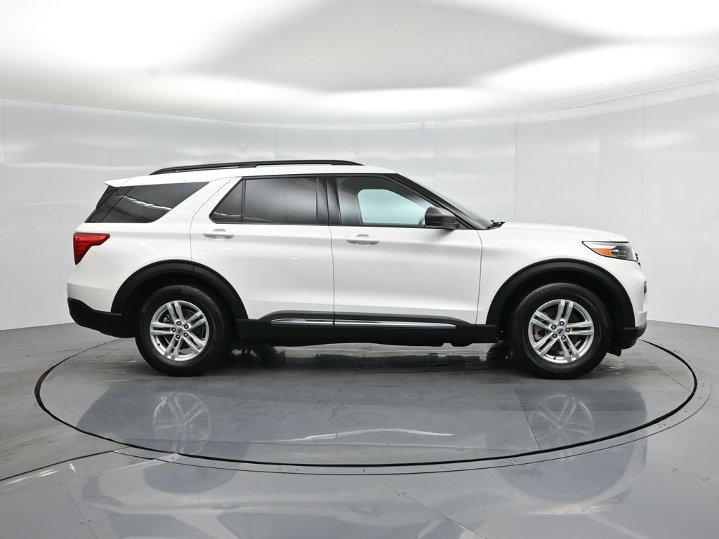 Certified 2024 Ford Explorer XLT RWD image 25
