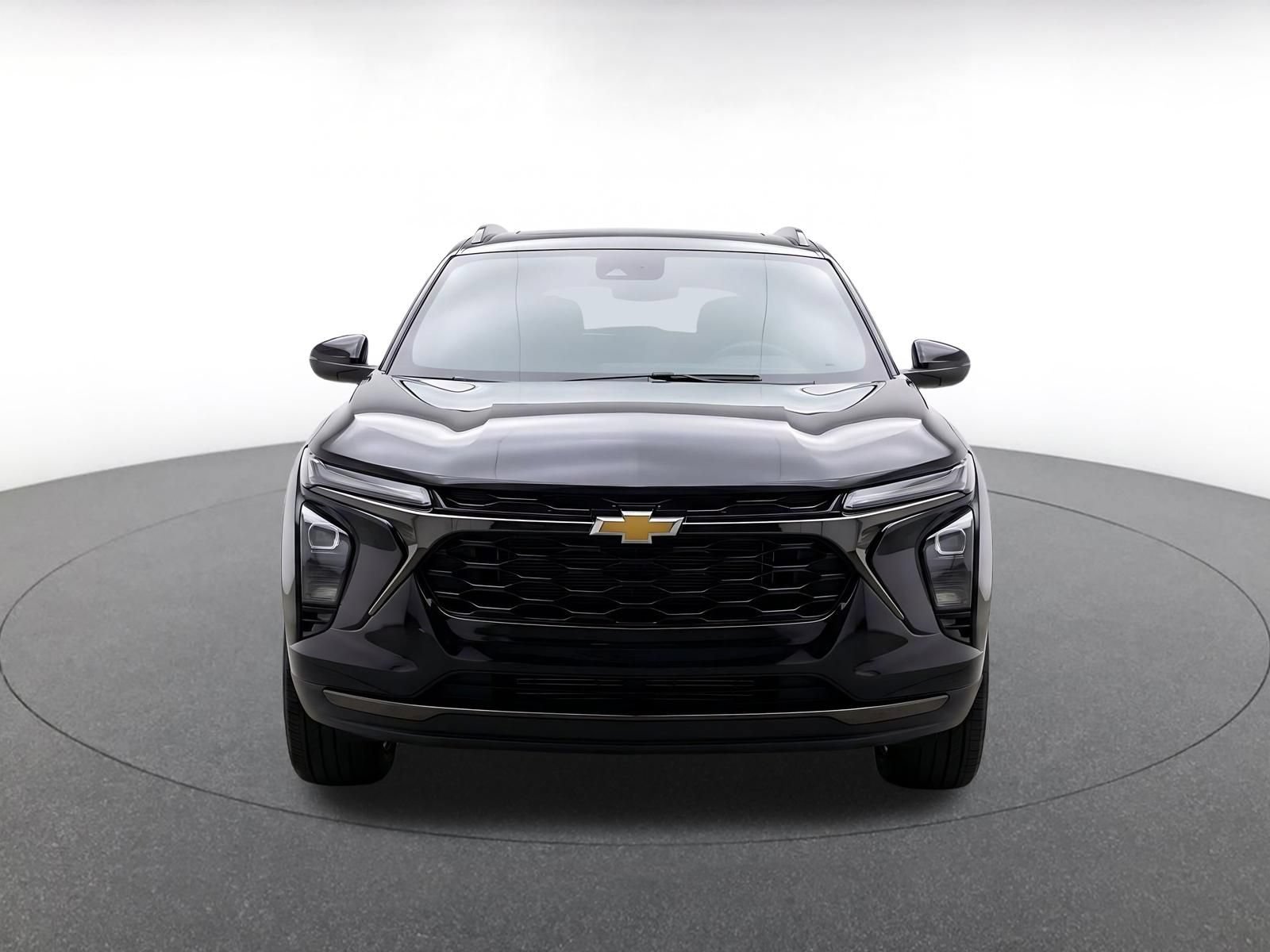 Used 2025 Chevrolet Blazer LT FWD image 2