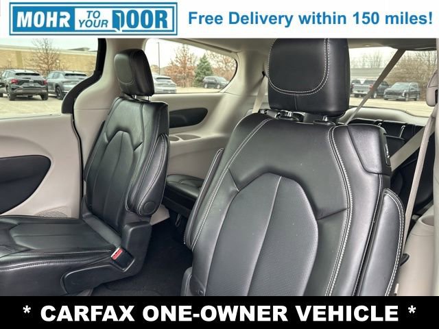 Used 2024 Chrysler Pacifica Touring-L image 27