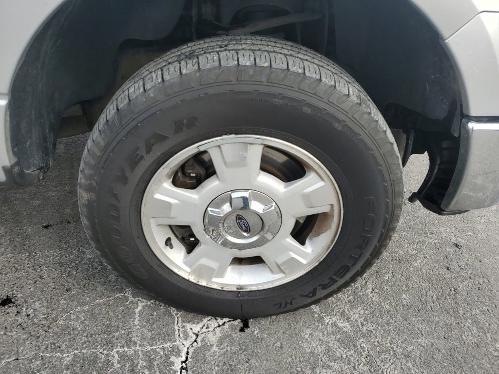 Used 2013 Ford F150 XLT w/ Mid Equipment Group image 12