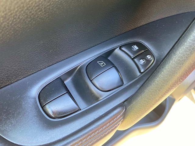 Used 2019 Nissan Rogue SV image 13