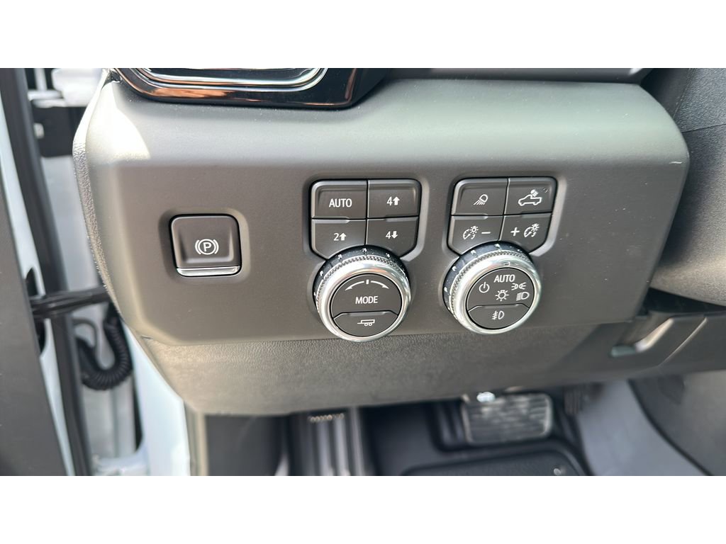 New 2026 GMC Sierra 3500 AT4 w/ AT4 Premium Plus Package AWD/4WD image 21