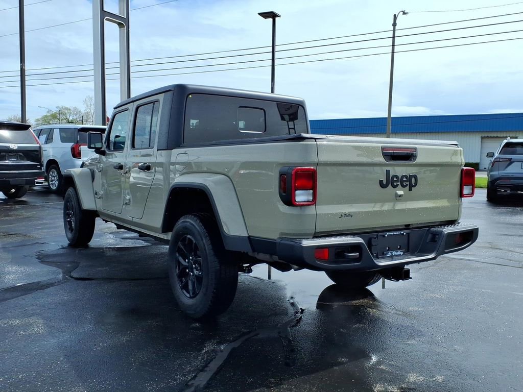 Used 2022 Jeep Gladiator Sport AWD/4WD image 10