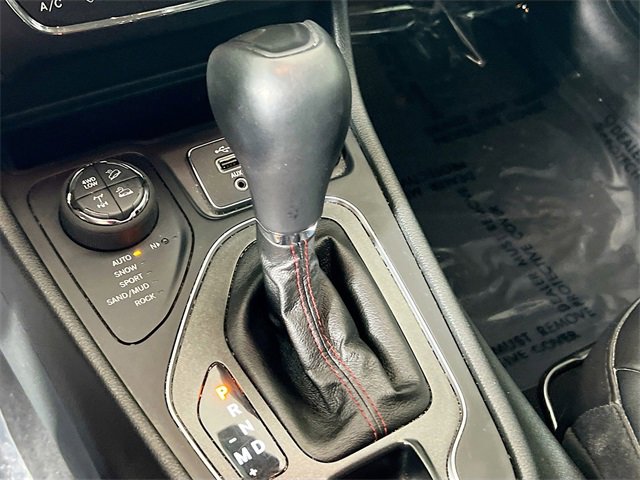 Used 2022 Jeep Cherokee Trailhawk w/ Technology Group B image 16