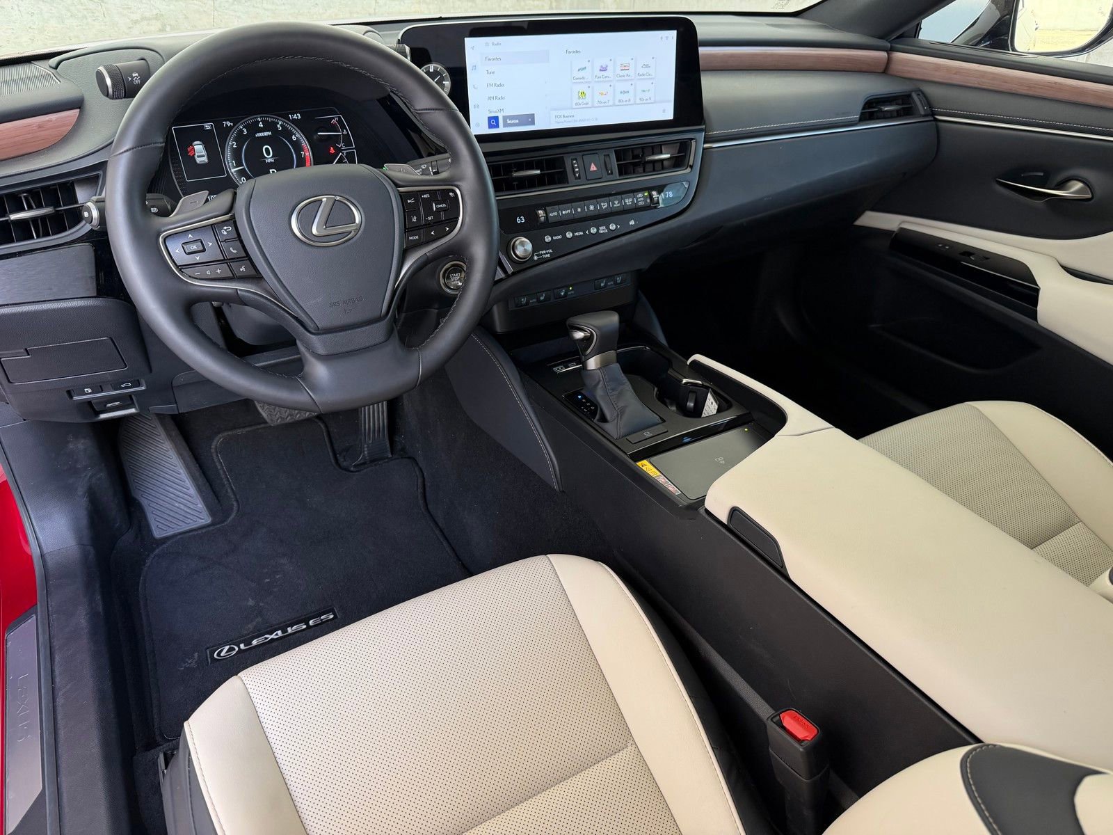 Used 2025 Lexus ES 350 w/ Premium Package image 2