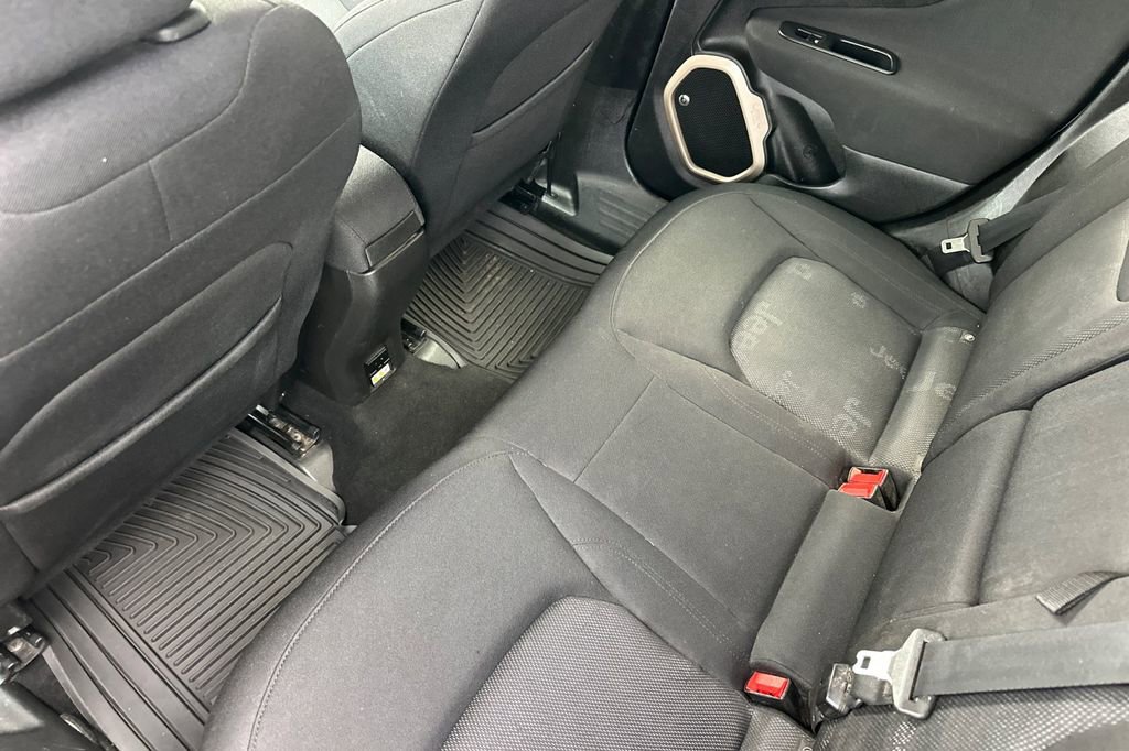 Used 2017 Jeep Renegade Latitude image 8