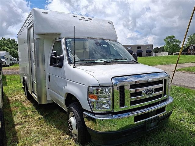 New 2024 Ford E-450 and Econoline 450 Super Duty w/ Driver's Safety Package RWD image 2