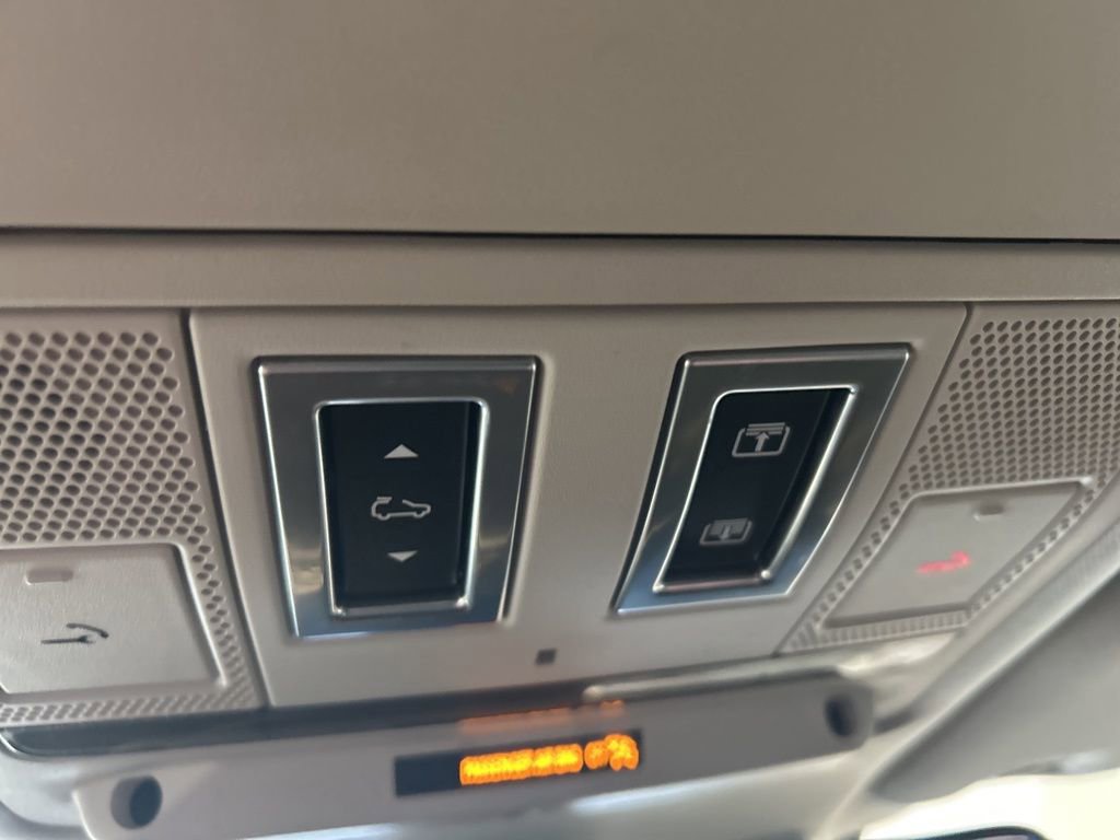 Used 2020 Land Rover Defender 110 HSE image 12