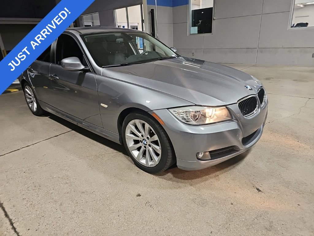 Used 2011 BMW 328i Sedan RWD image 2