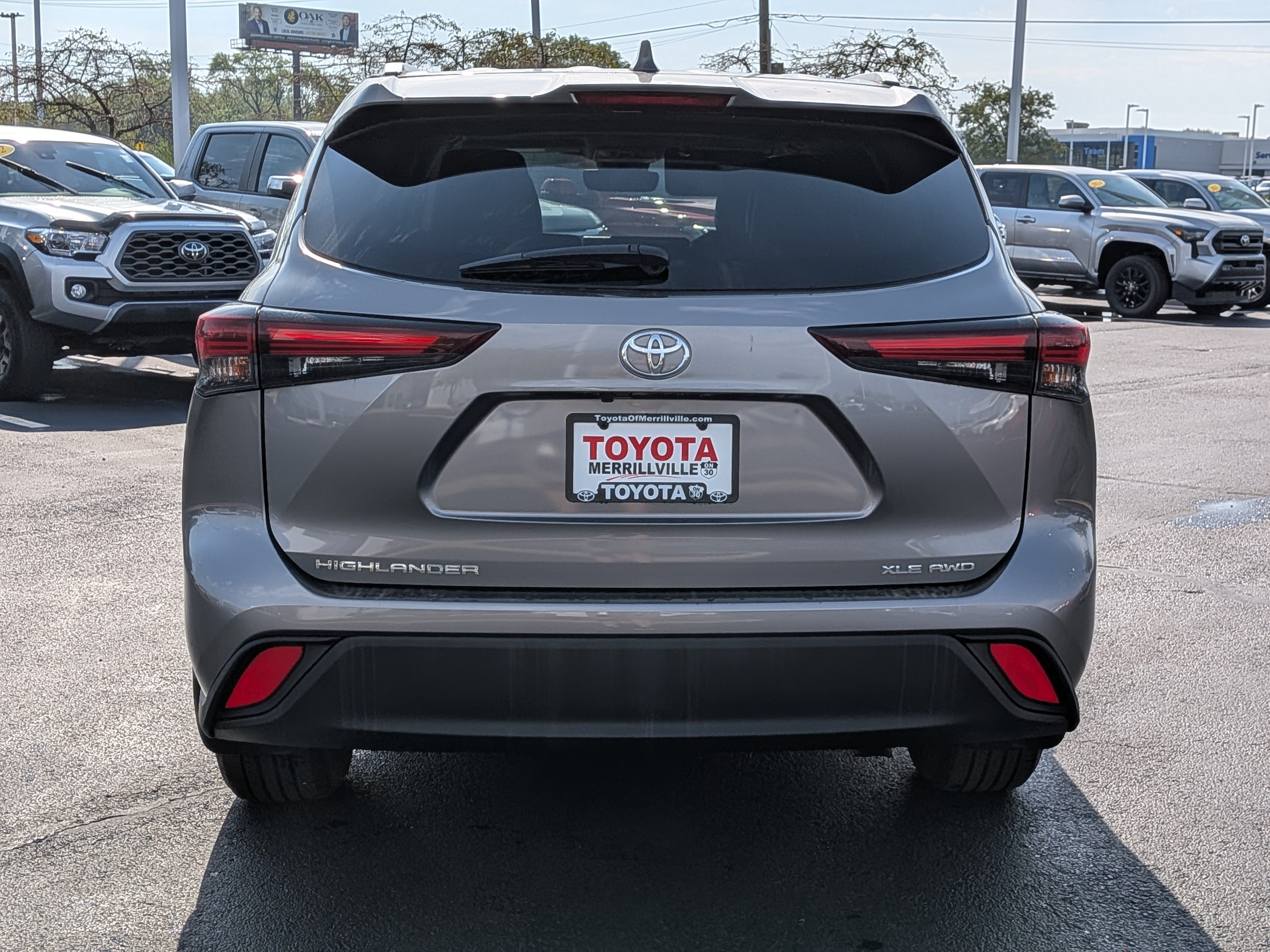 Used 2025 Toyota Highlander XLE AWD/4WD image 7