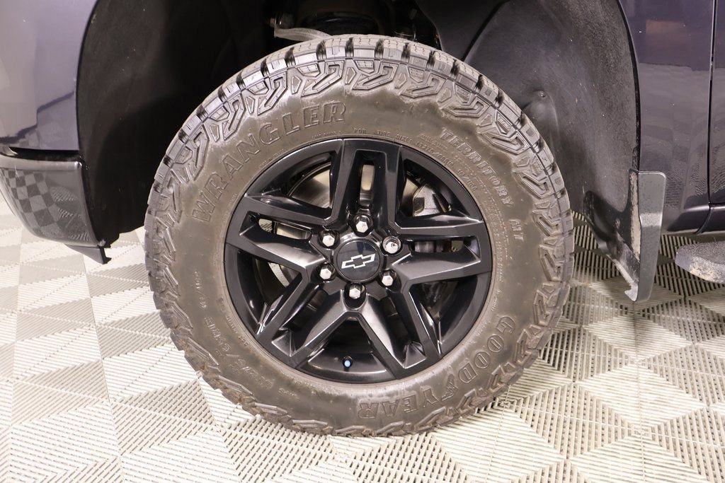 Used 2024 Chevrolet Silverado 1500 Custom Trail Boss w/ Dark Appearance Package image 16