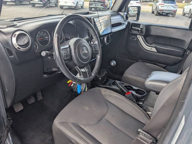 Used 2017 Jeep Wrangler Unlimited Sahara w/ Connectivity Group image 11