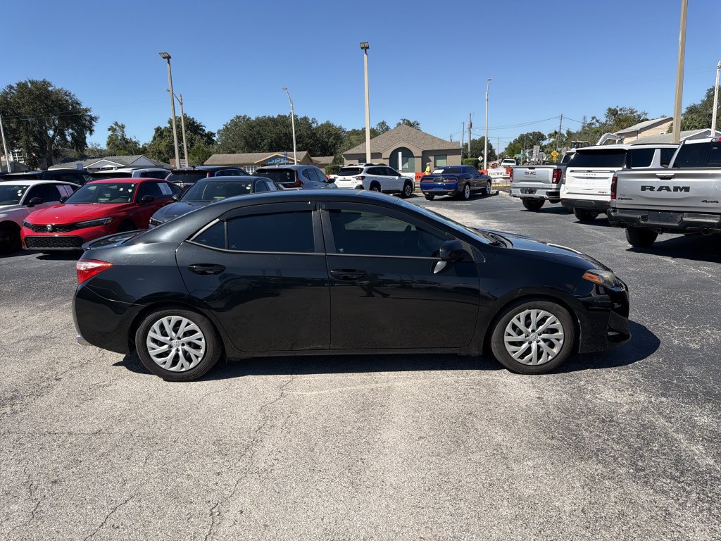 Used 2017 Toyota Corolla LE FWD image 3