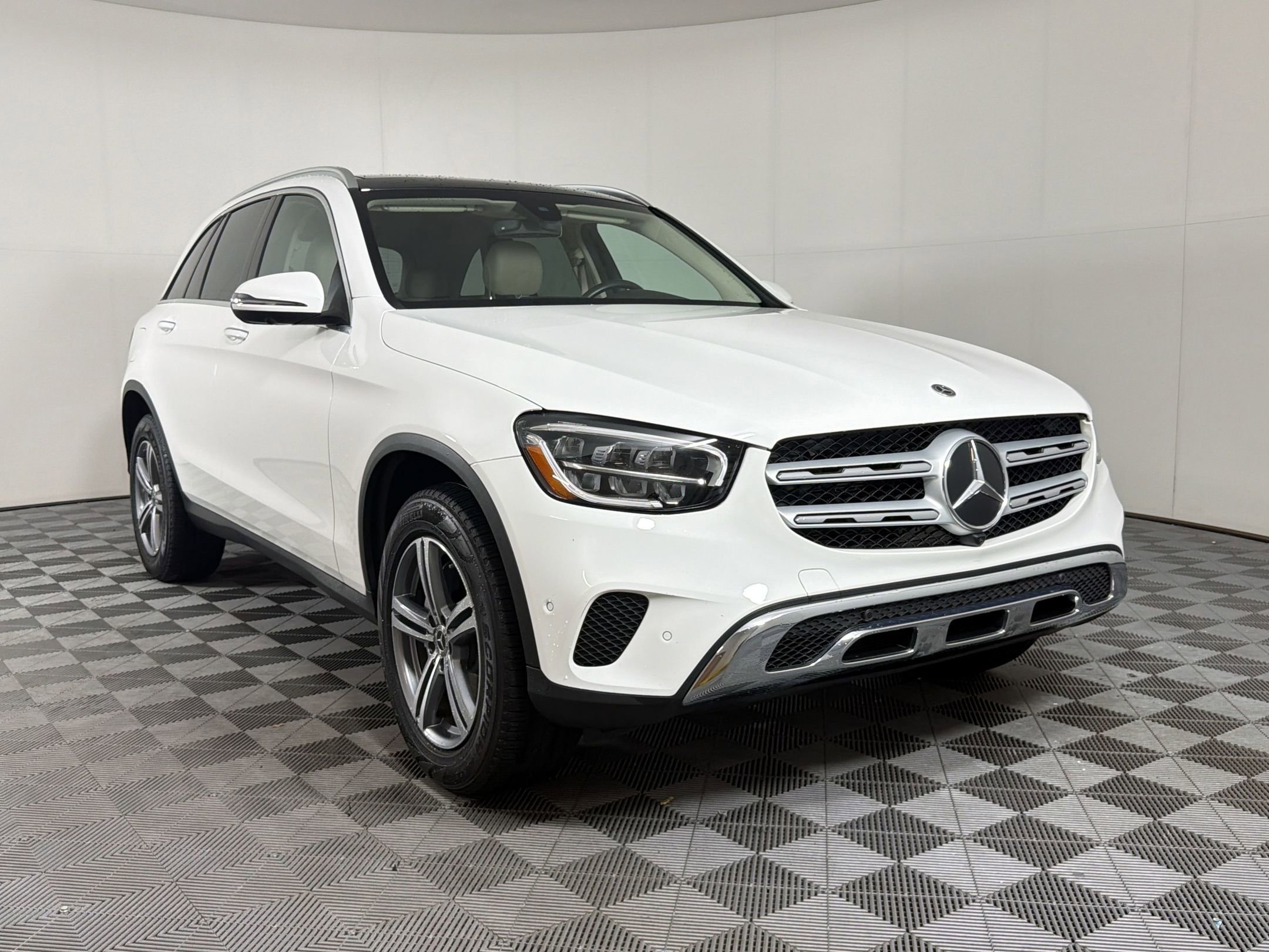 Used 2021 Mercedes-Benz GLC 300 image 7