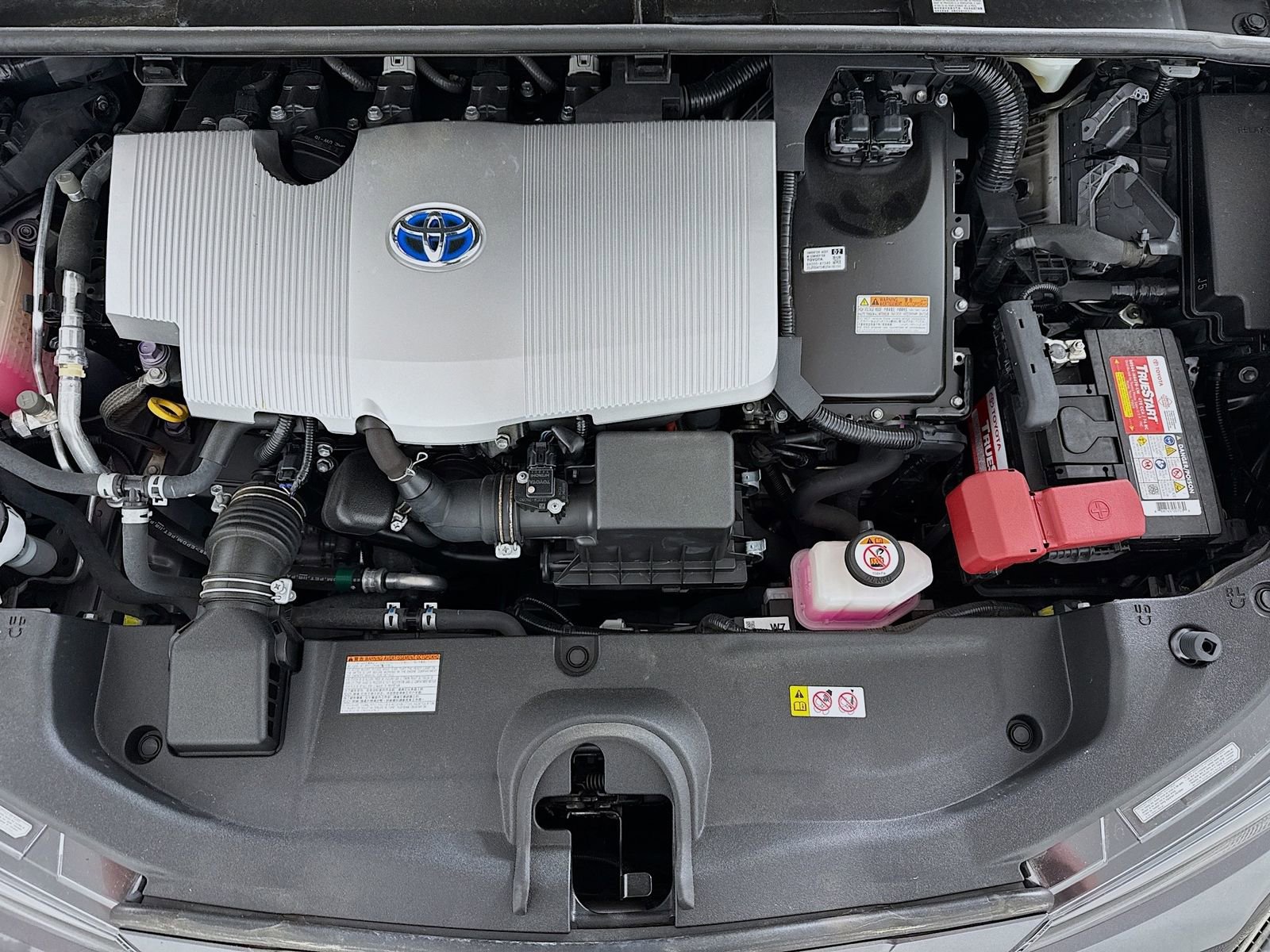 Used 2020 Toyota Prius LE AWD/4WD image 10