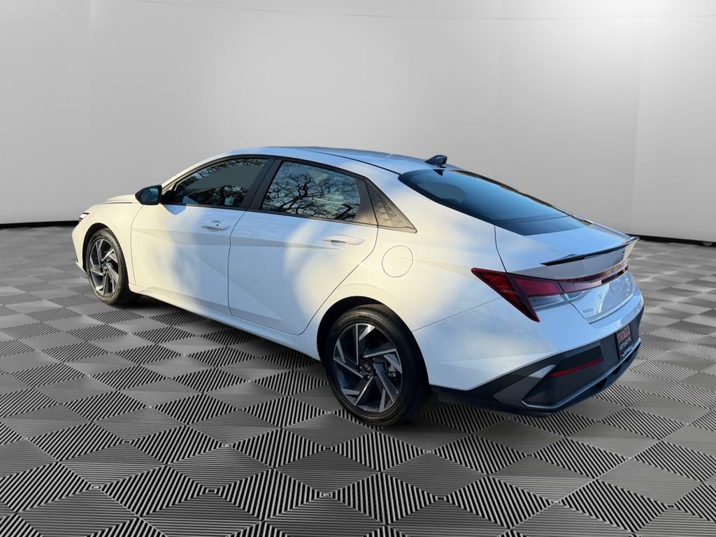 Certified 2025 Hyundai Elantra Sport image 5