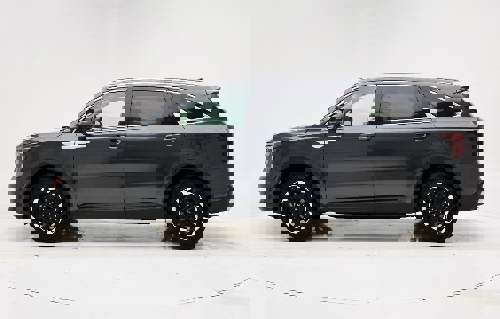 Used 2024 Kia Sorento S image 5