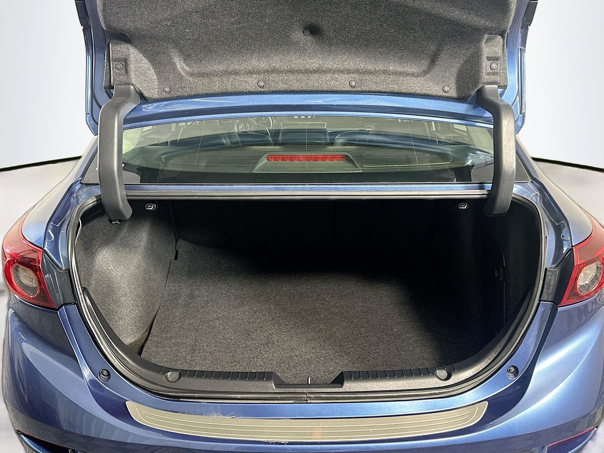 Used 2017 MAZDA MAZDA3 Touring FWD image 29