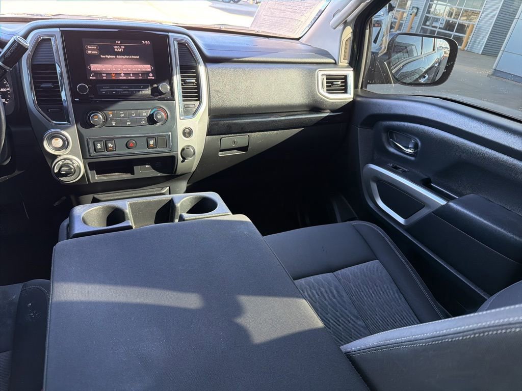 Used 2021 Nissan Titan SV image 18