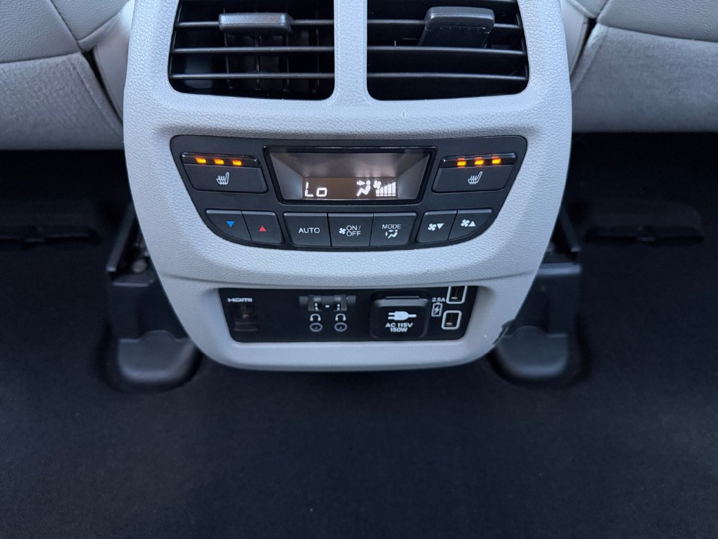 Used 2021 Honda Pilot Touring image 32