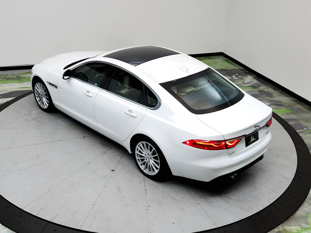 Used 2020 Jaguar XF Prestige image 35