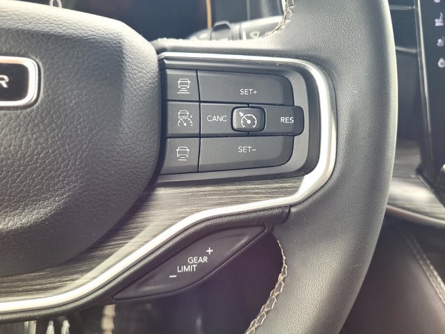 Used 2024 Jeep Wagoneer Series II AWD/4WD image 24