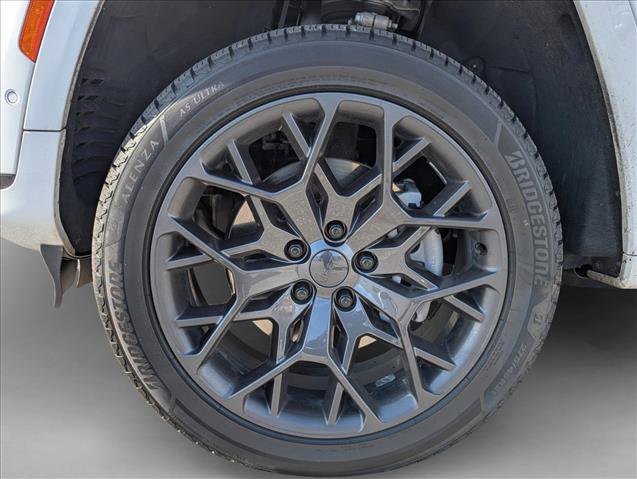 Used 2023 Jeep Grand Cherokee L Summit w/ Advanced Protech Group IV AWD/4WD image 9