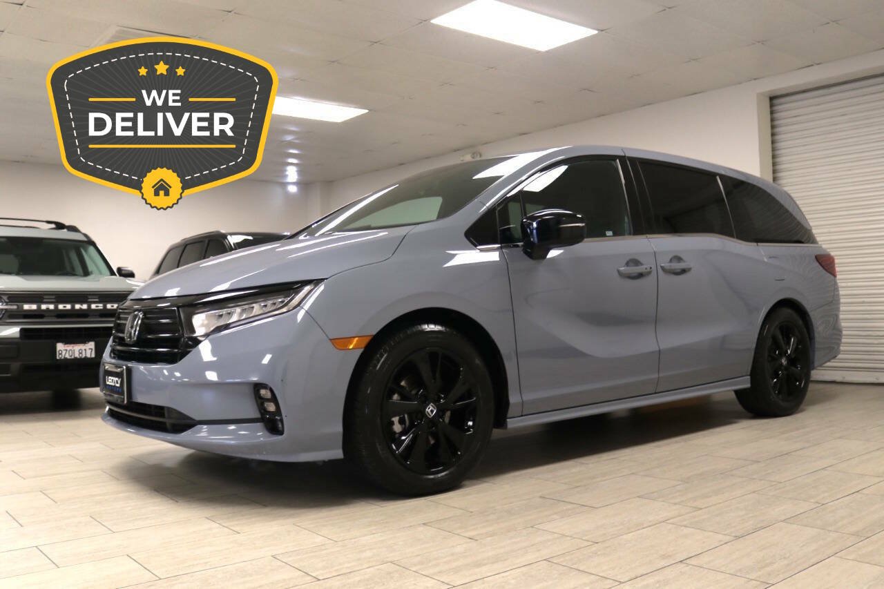 Used 2024 Honda Odyssey Sport image 2