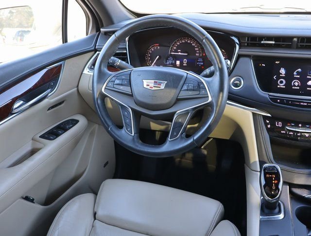 Used 2017 Cadillac XT5 Premium Luxury image 21