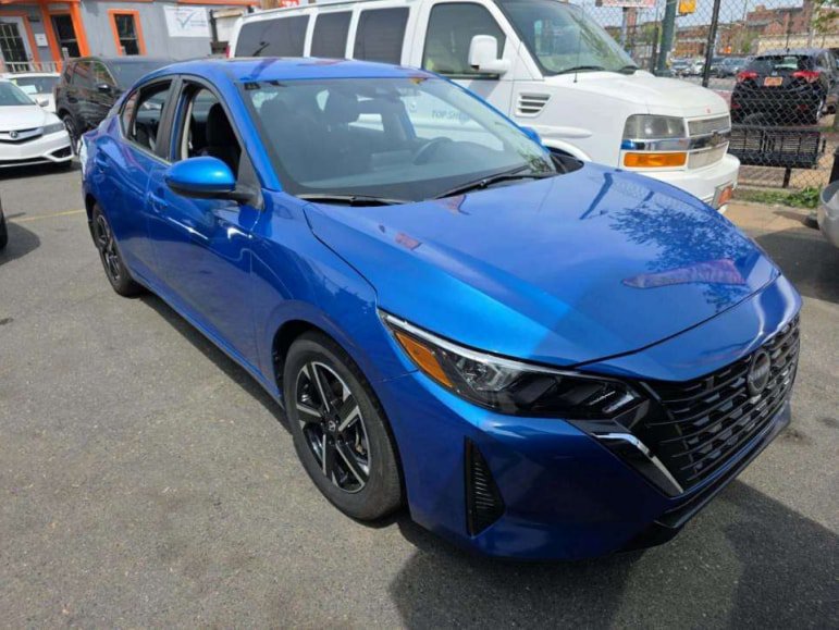 Used 2024 Nissan Sentra SV FWD image 3