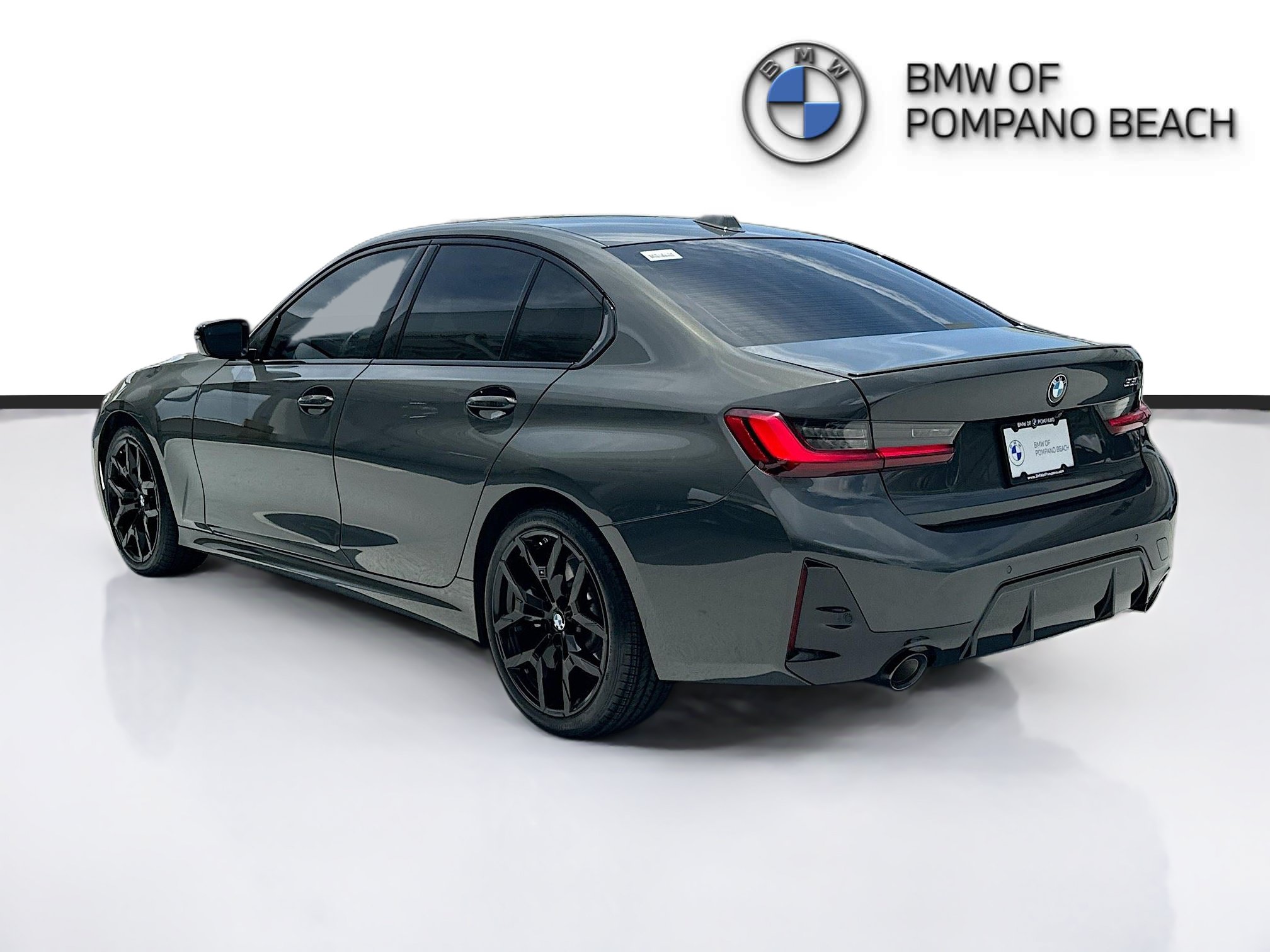 Used 2025 BMW 330i Sedan w/ M Sport Package RWD image 5