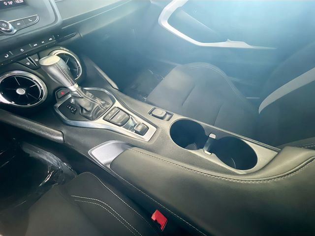 Used 2021 Chevrolet Camaro LT image 25