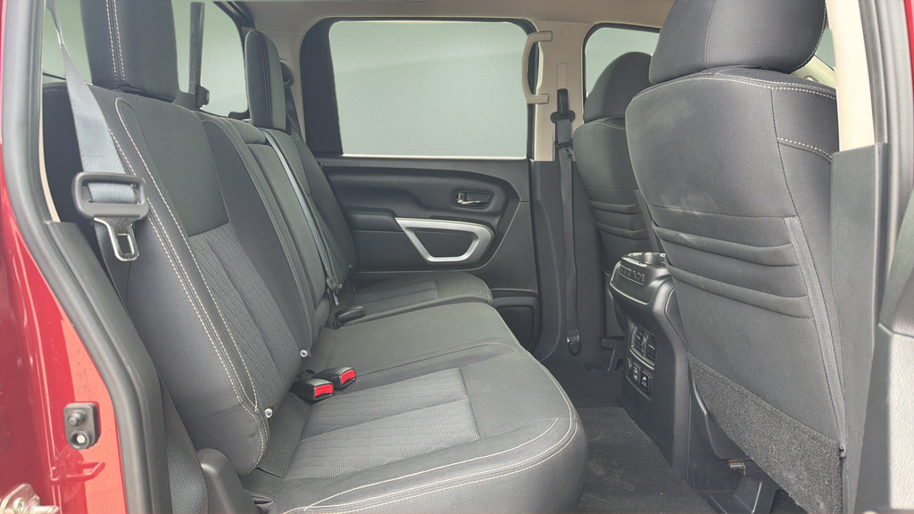 Used 2019 Nissan Titan SV w/ SV Convenience Package AWD/4WD image 18