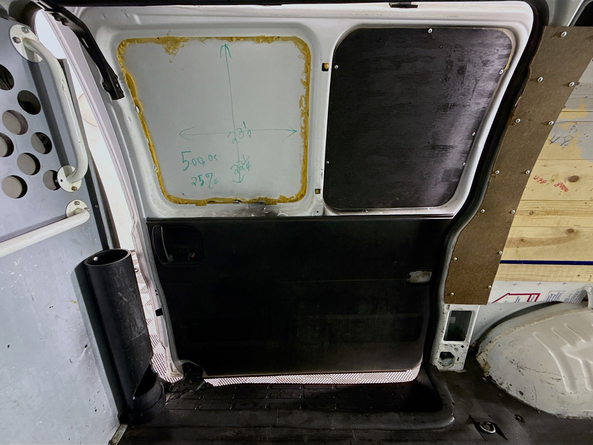 Used 2017 Chevrolet Express 2500 RWD image 21