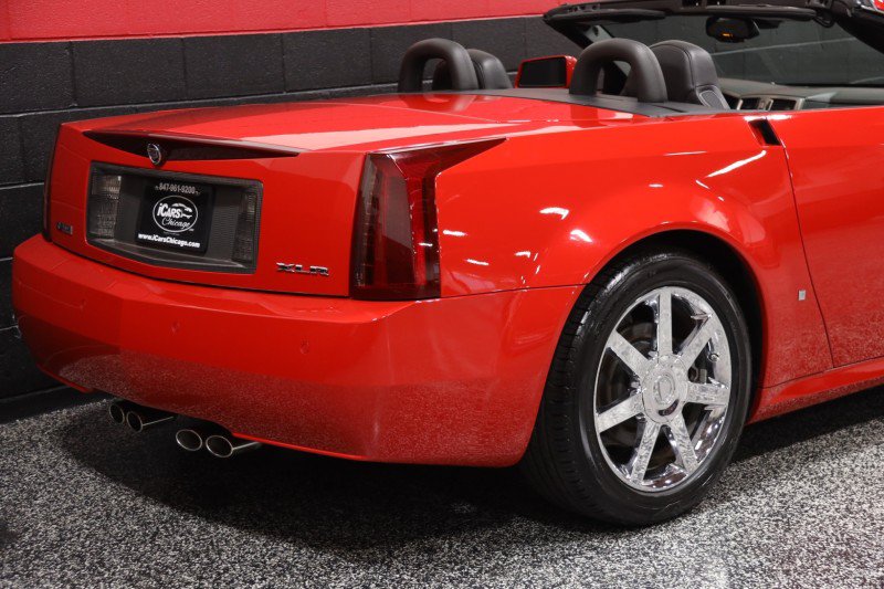 Used 2007 Cadillac XLR RWD image 10