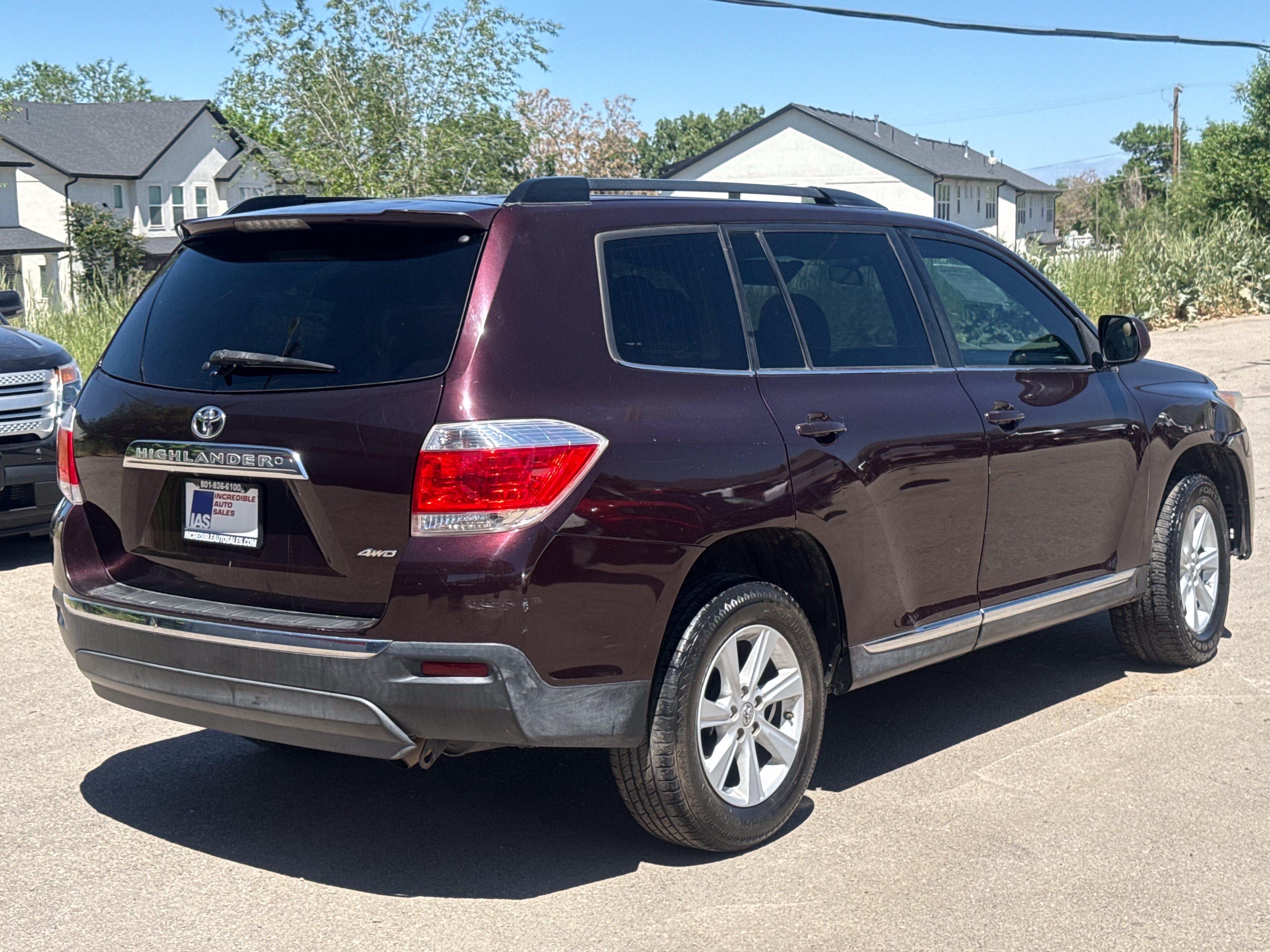 Used 2013 Toyota Highlander Plus AWD/4WD image 4