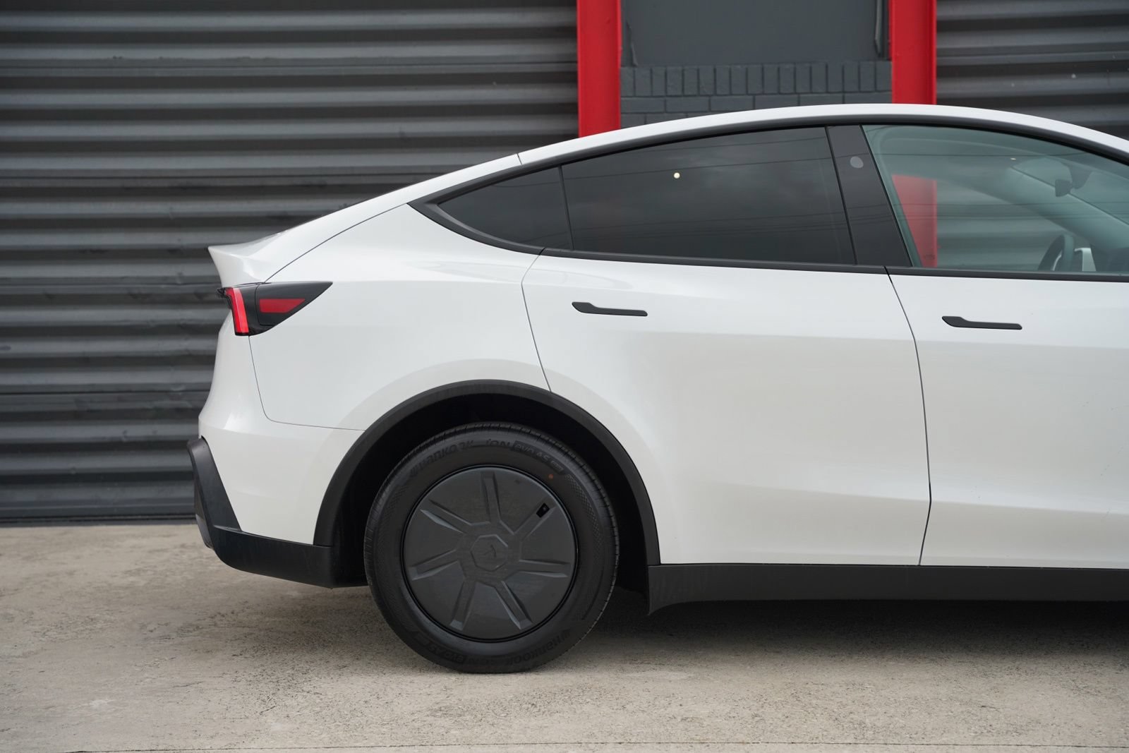 Used 2026 Tesla Model Y 2WD image 13