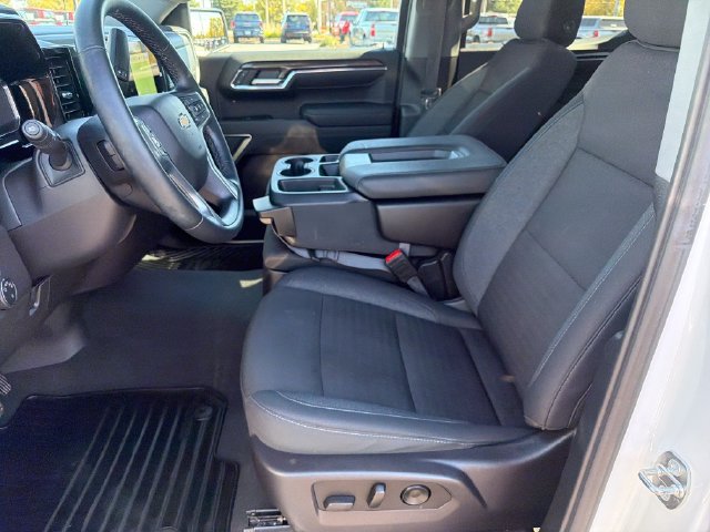 Certified 2024 Chevrolet Silverado 1500 LT AWD/4WD image 9