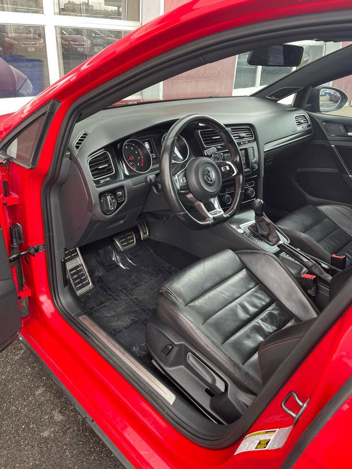Used 2015 Volkswagen GTI SE w/ Lighting Package (SEL) FWD image 5