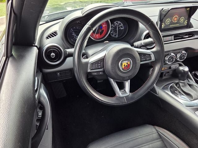 Used 2018 FIAT 124 Spider Abarth RWD image 11