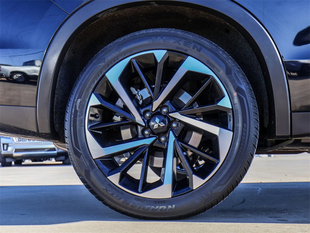 Used 2023 Mitsubishi Outlander SE image 9