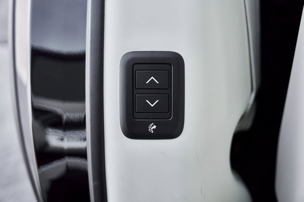 Used 2024 Land Rover Range Rover Long Wheelbase SE image 49