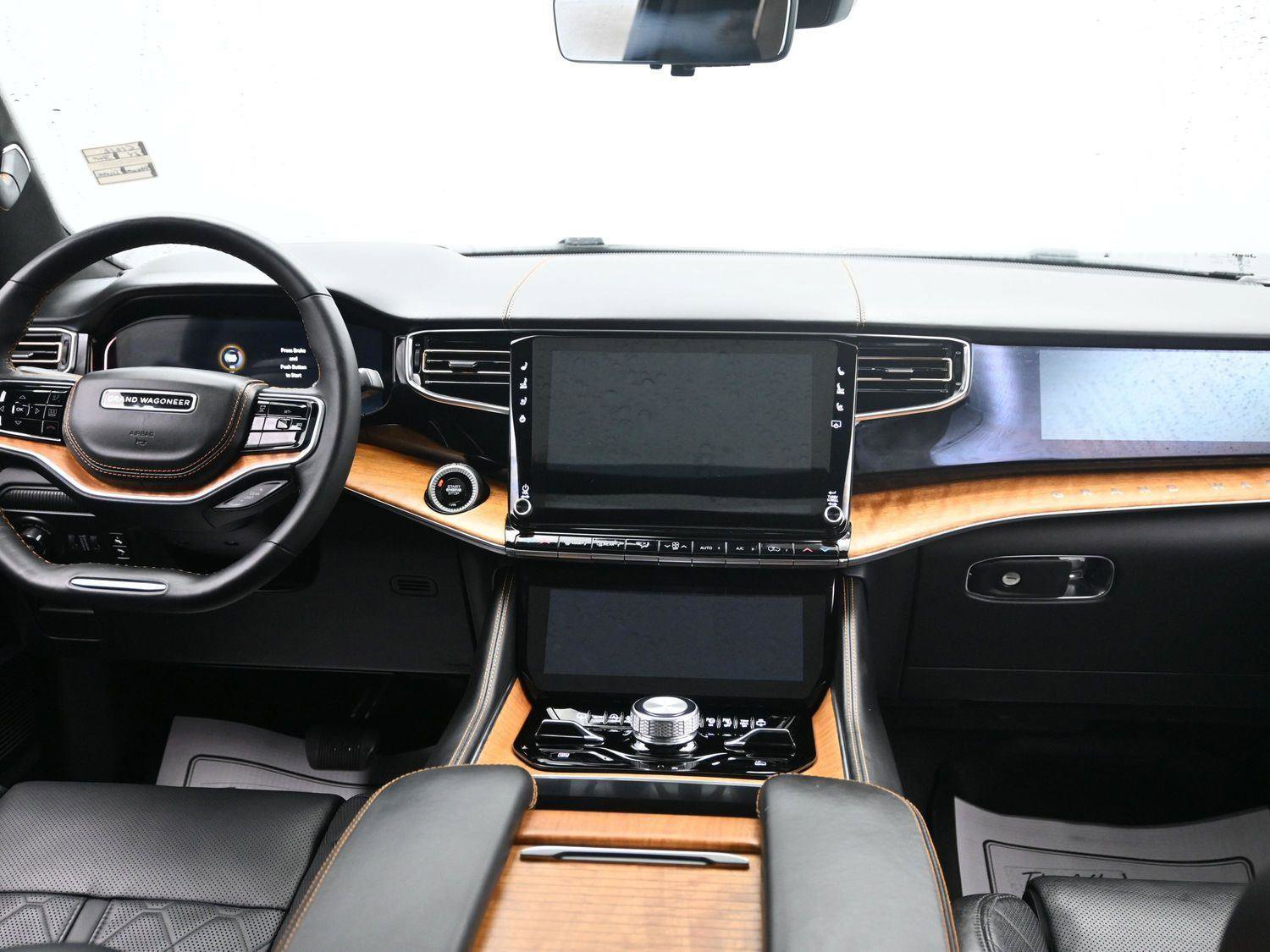 Used 2024 Jeep Grand Wagoneer Series III image 16